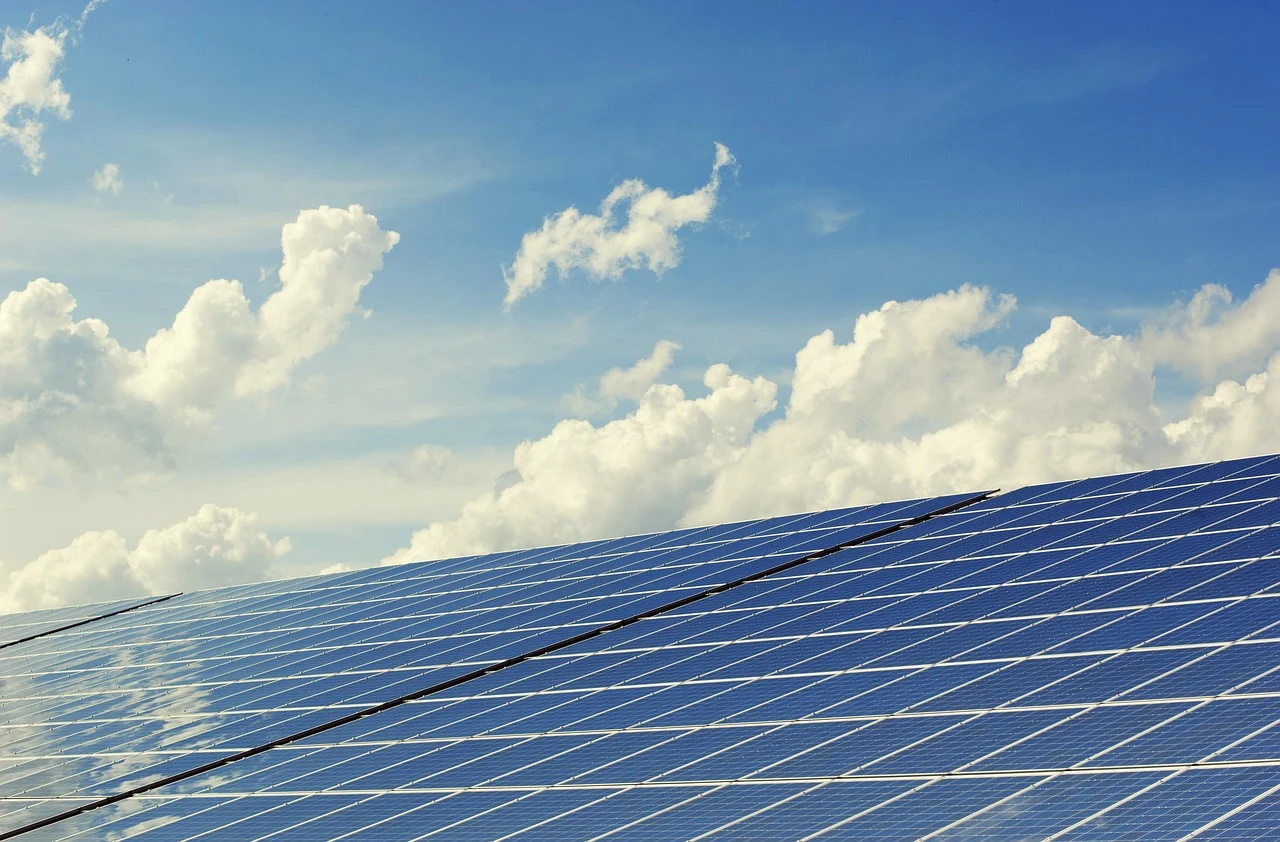 how much energy can a solar panel produce? Calculate Your Solar Output Easily